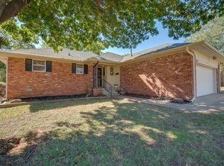 320 Brentwood Dr, Edmond, OK 73013