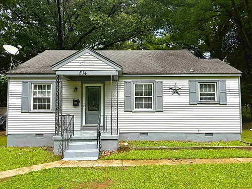 514 Western Dr Photo 1