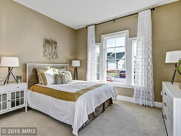3rd image of 2961 Levee Dr