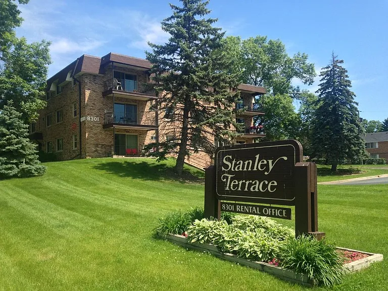 Stanley Terrace — Photo 29