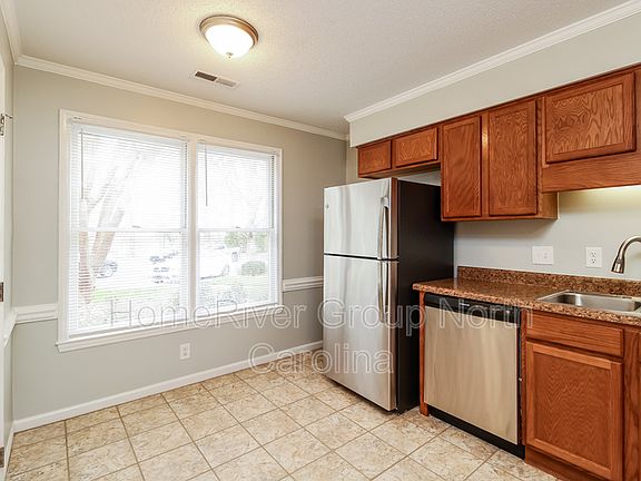 5th image of 4627 Lawndale Dr