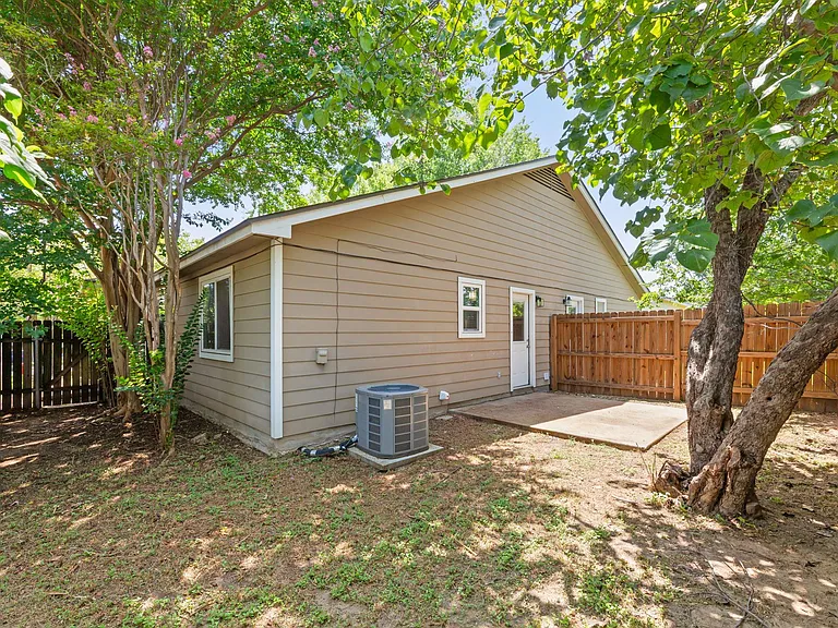 2302 Fuzz Fairway #B — Photo 31