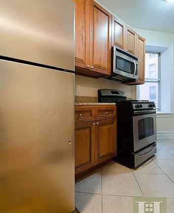 3rd image of 811 Walton Ave APT A16