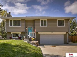 904 Evergreen Ave, Bellevue, NE 68005