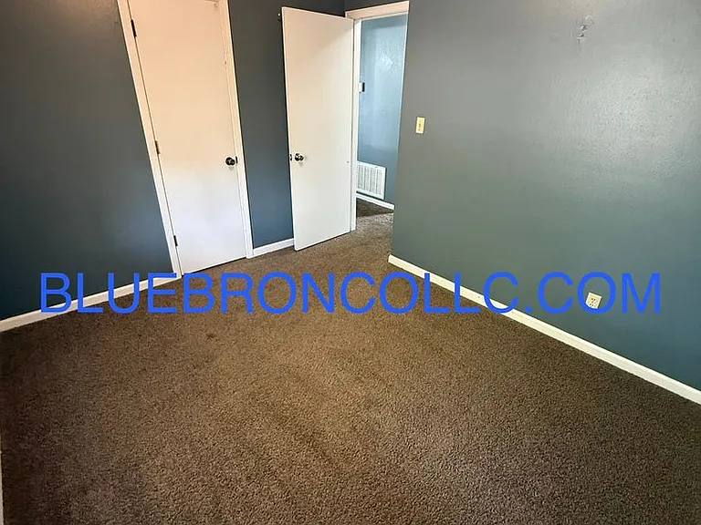 Cute 2 bedroom 1 bathroom home with a 1 car garage — Photo 6