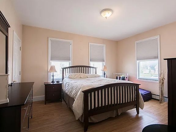 5th image of 175 Grinnell St #1