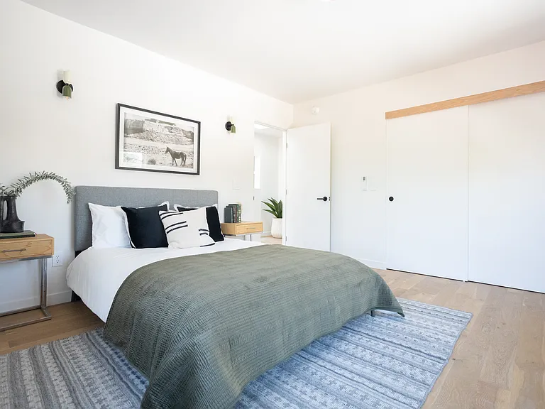 2210 3/4 Echo Park Ave — Photo 27