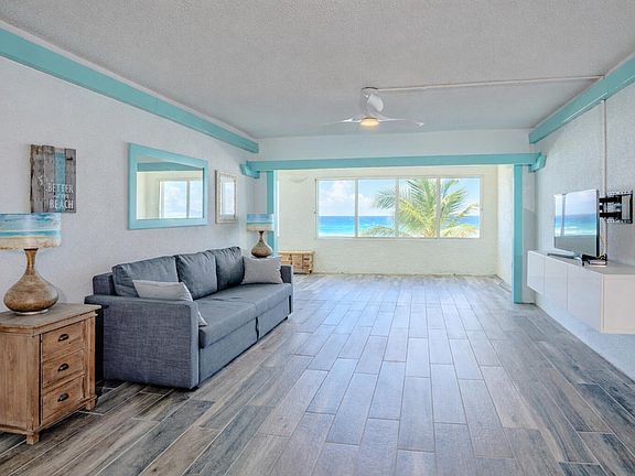 3rd image of 204 Granada Del Mar