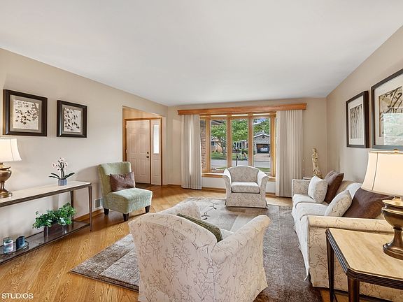 4th image of 6304 W 92nd Pl