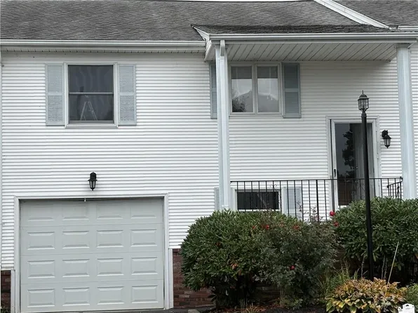 26 Scenery Ln, Johnston, RI 02919