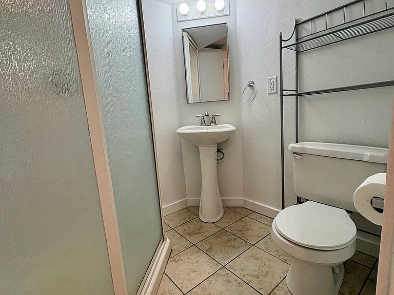 306 E Philadelphia St #3 — Photo 4