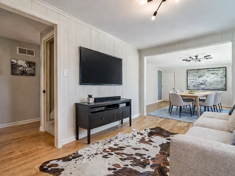 8345 Reinhardt St — Photo 33