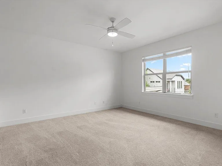 913 Stobaugh St #B — Photo 36