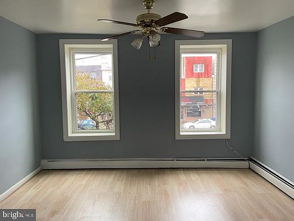 4th image of 108 W Girard Ave #2