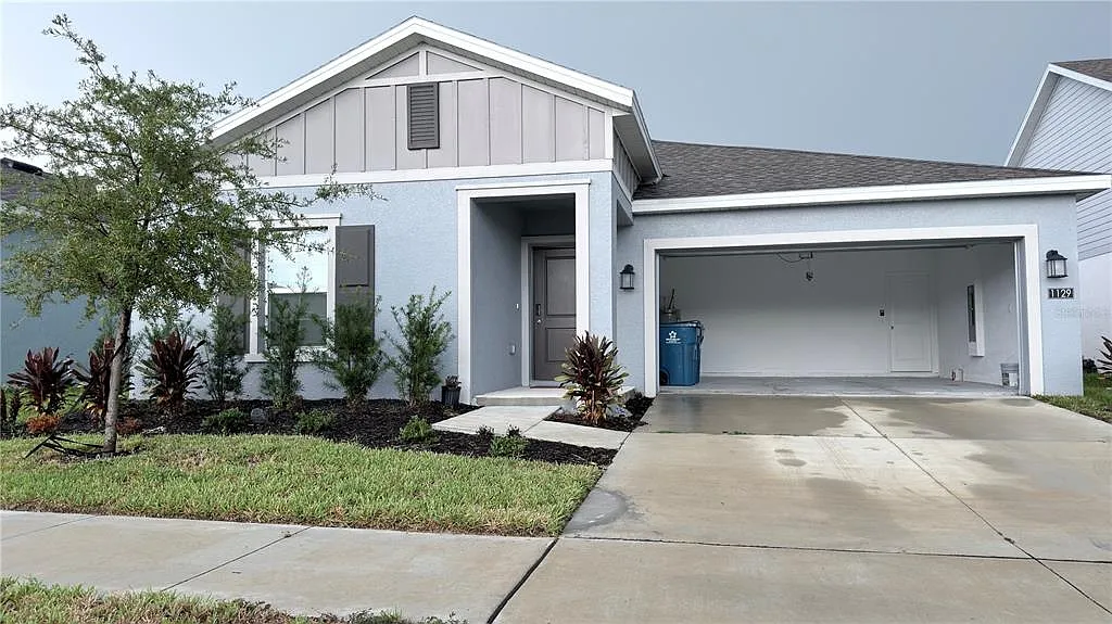 3 bed, 2.0 bath, 1542 sqft, $2,100 — Photo 2