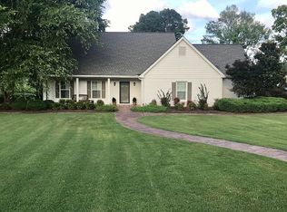 1794 Sand Wedge Dr, Starkville, MS 39759