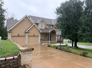 5904 Albervan St, Shawnee, KS 66216