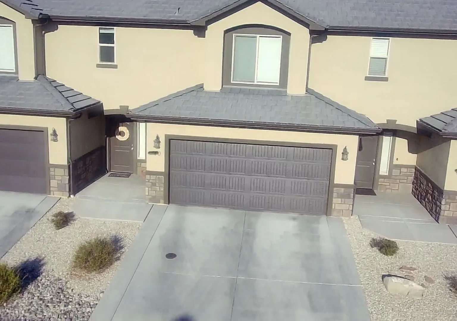 3 bed, 2.5 bath, 1750 sqft, $2,200 — Photo 1