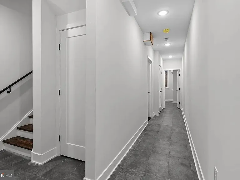 2146 N Front St #1 — Photo 5