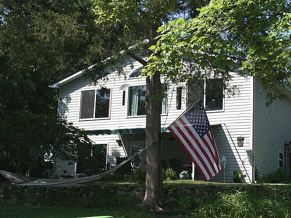5th image of 132 N Lake Dr