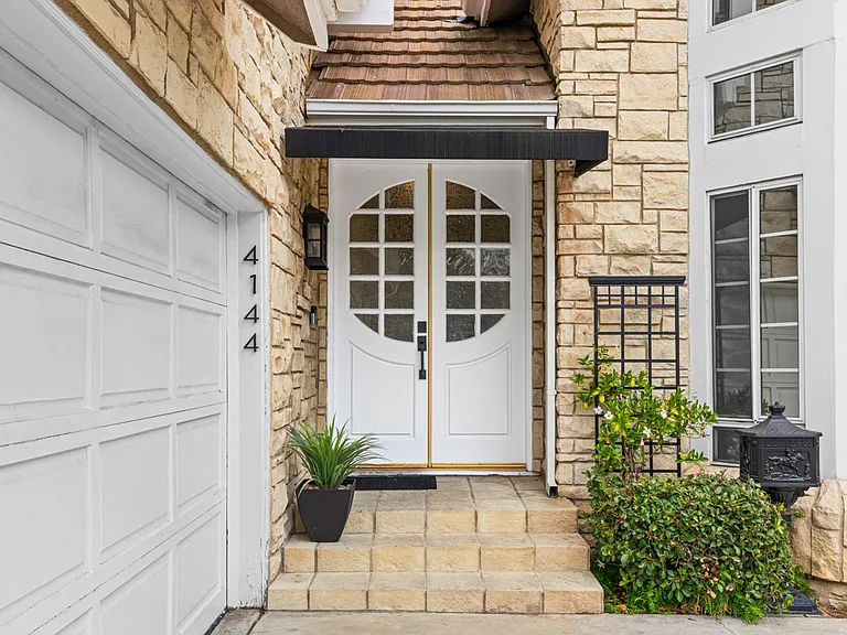 Front Entrance with Double Door