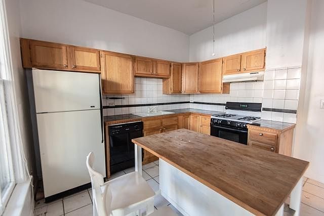 1st image of 2631 N Wilton Ave #1