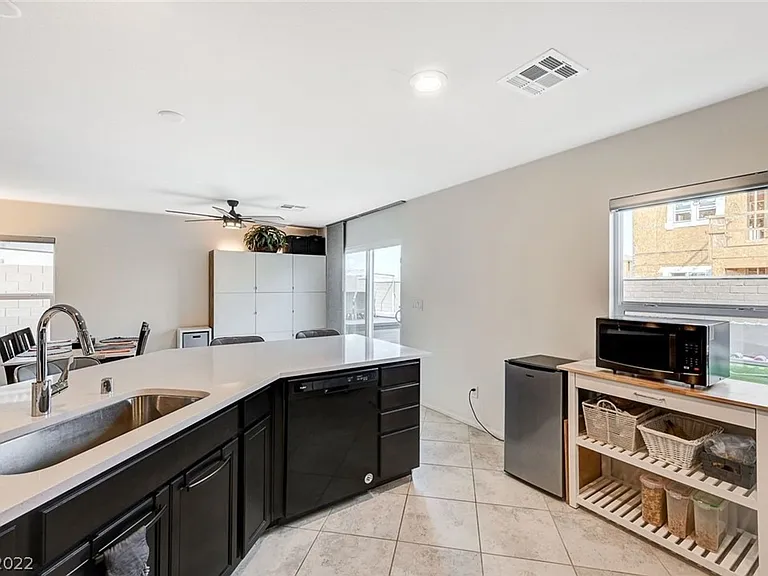 7040 Fossil Lake St — Photo 4
