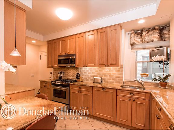 5th image of 2460 Broadway #113