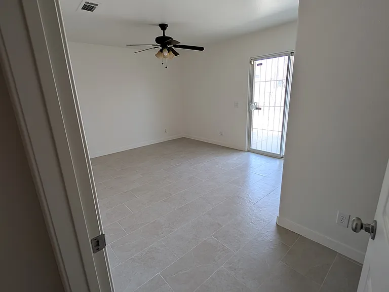 13648 Mesquite Ave — Photo 6