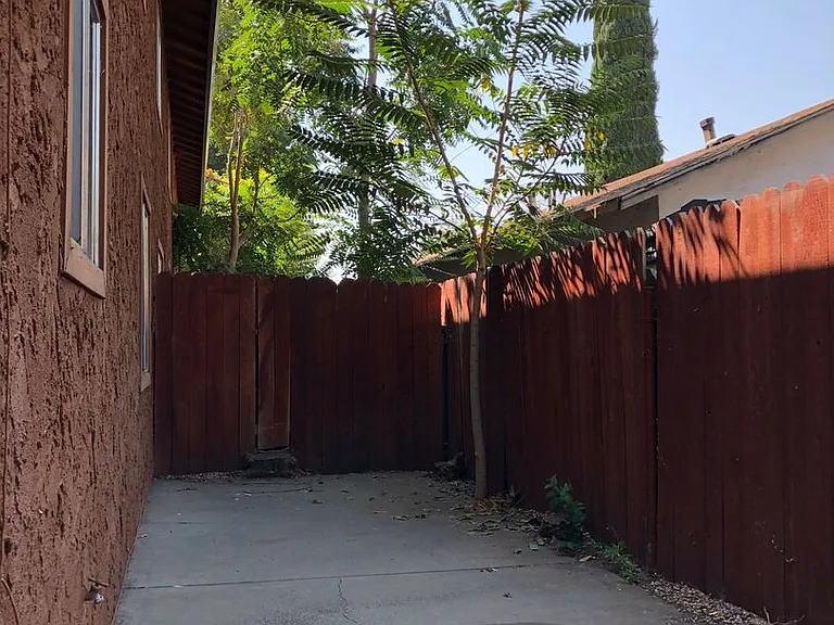 College Place Apartment — Photo 12