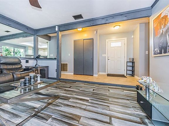 5th image of 1300 Gulfview Woods Ln