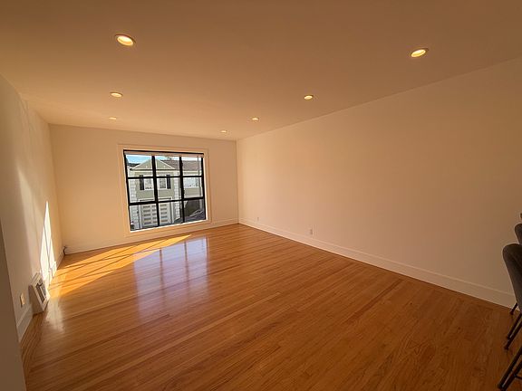 3rd image of 415 Myra Way