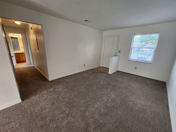 4th image of 3026 Hanging Rock Ct E