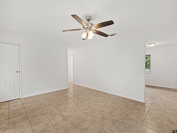 3rd image of 105 Hillcreek Dr