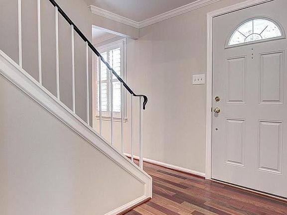 3rd image of 9213 Claytonia Ln