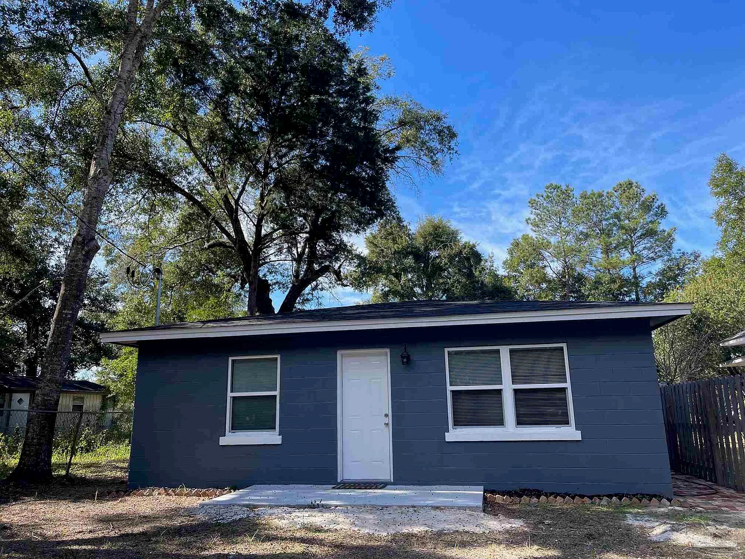 2 bed, 700 sqft, $1,295 — Photo 1