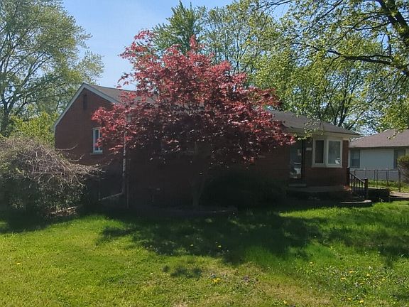 3rd image of 15516 Green Ln