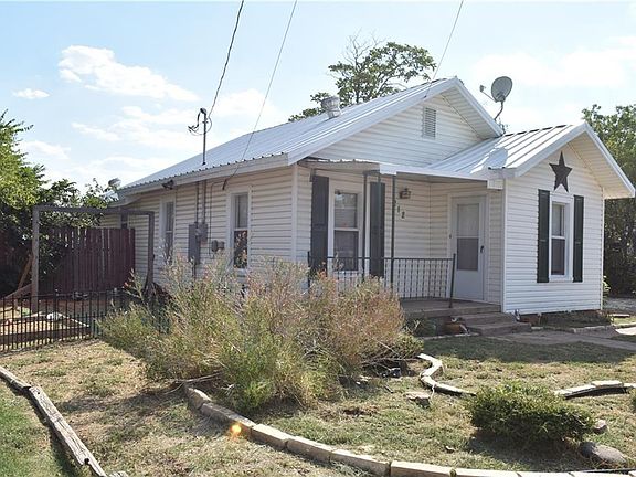 2nd image of 212 W Mesquite St