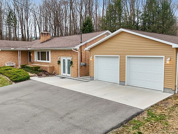 3rd image of 40 Cardinal Dr