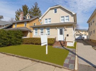 56 Raymond Pl, Hewlett, NY 11557