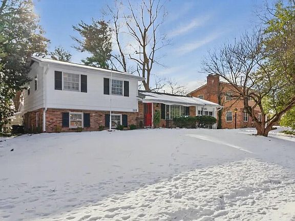 3rd image of 140 Vanderbilt Dr
