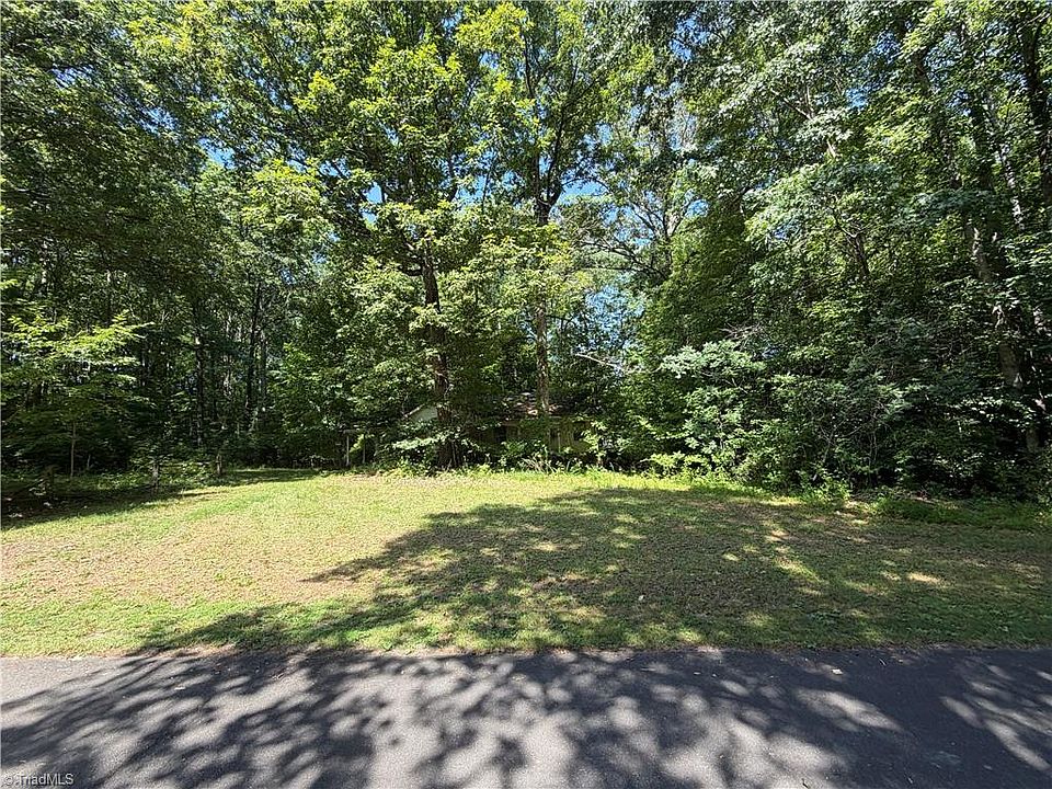 1st image of 1030 Oak Hill Dr