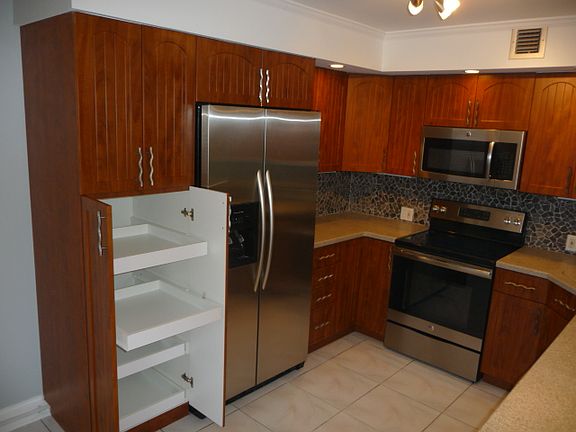 PANTRY W/SLIDING OUT SHELVES