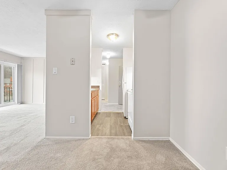 The Hillcrest Apartments — Photo 30
