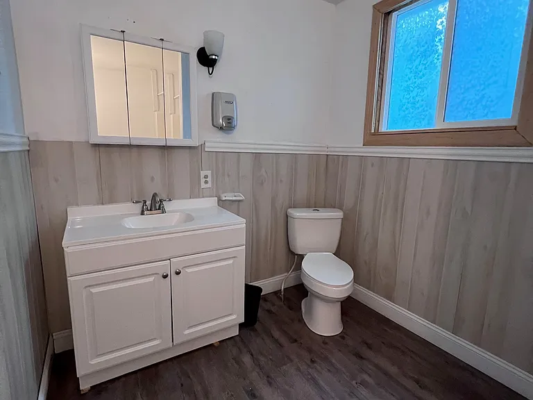 148 W Schuyler St — Photo 4