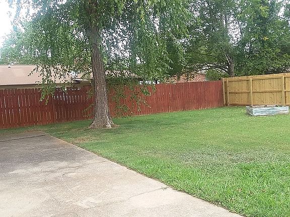 2nd image of 414 Jonquil Ct