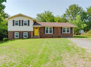 509 Tipperary Ct, Fayetteville, NC 28301