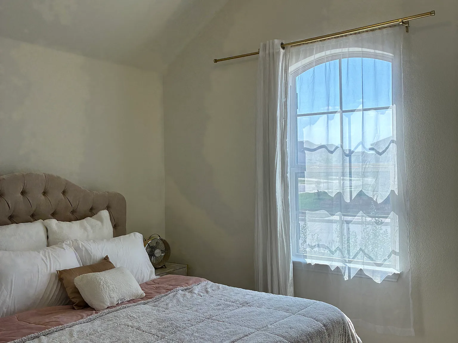 3 bed, 1873 sqft, $3,500 — Photo 3