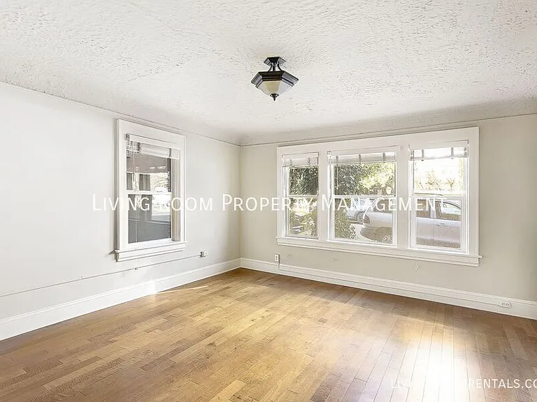 2076 NW Johnson St #104 — Photo 7