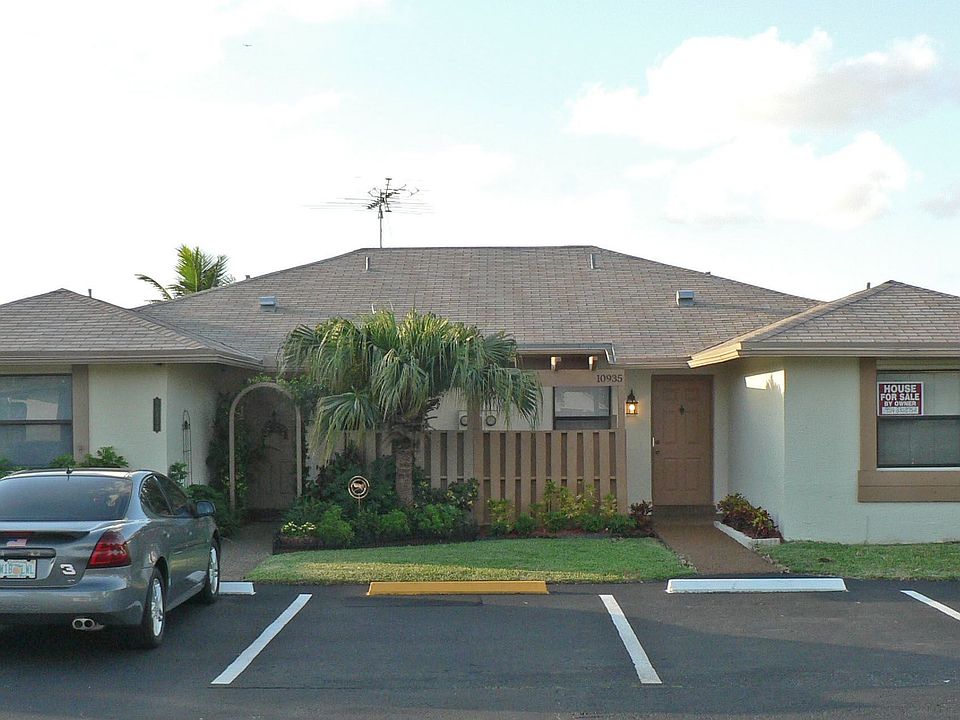 Villa - unit on right